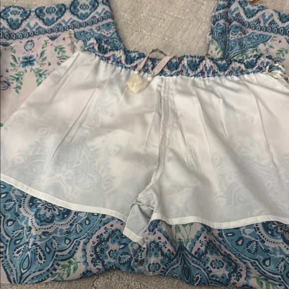 Floral Patterned Wide-Leg Pants - Picture 4 of 5